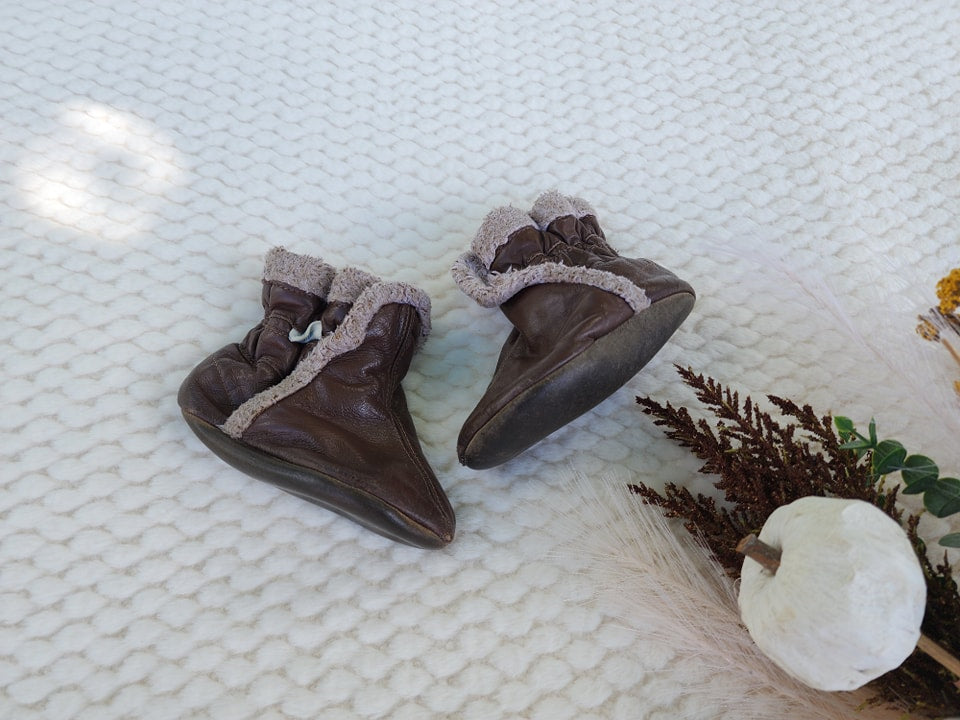 Robeez brun, 12-18 mois