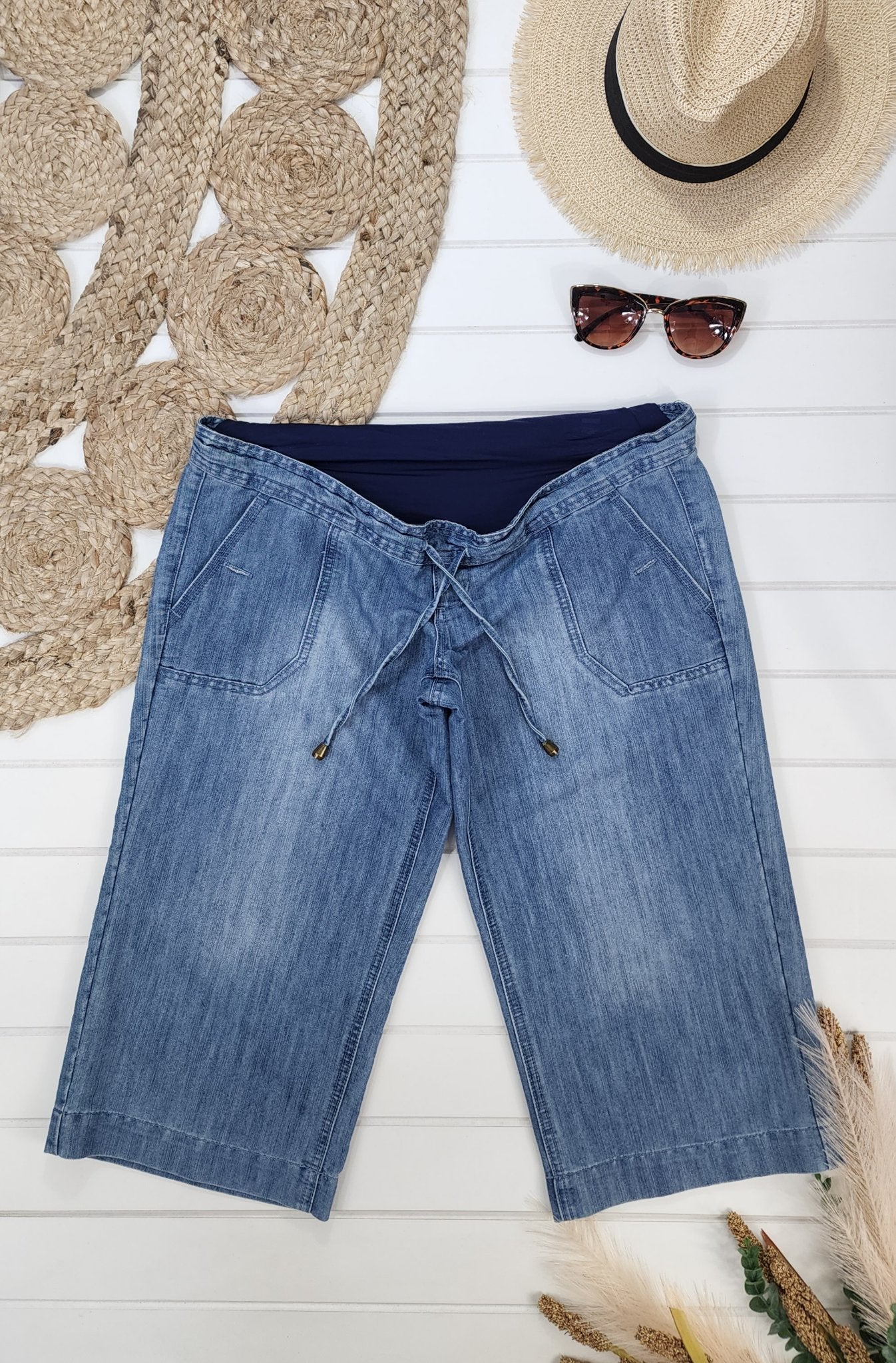 Short de maternité, Large