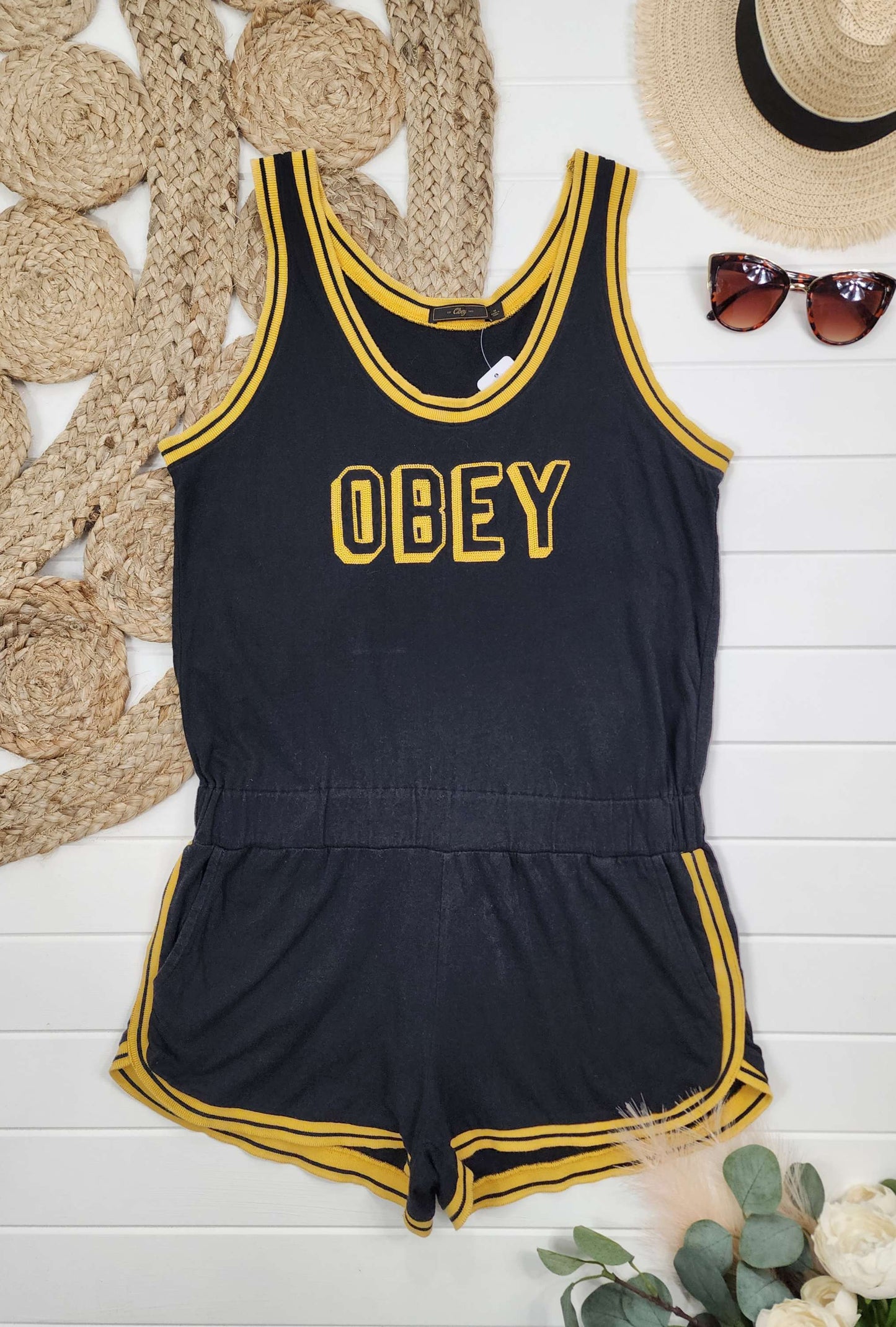 Combishort Obey, Médium