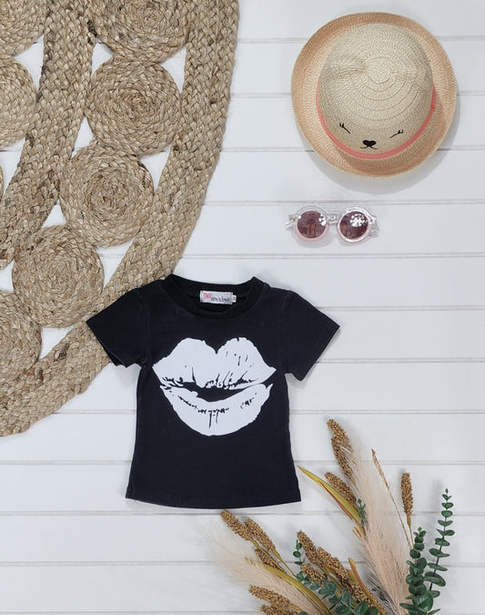 T-shirt noir, 18 mois